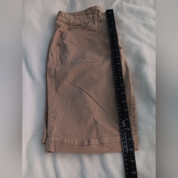 Gloria Vanderbilt All-Around Slimming Effect Bermuda Shorts Pre-owned - Picture 4 of 9